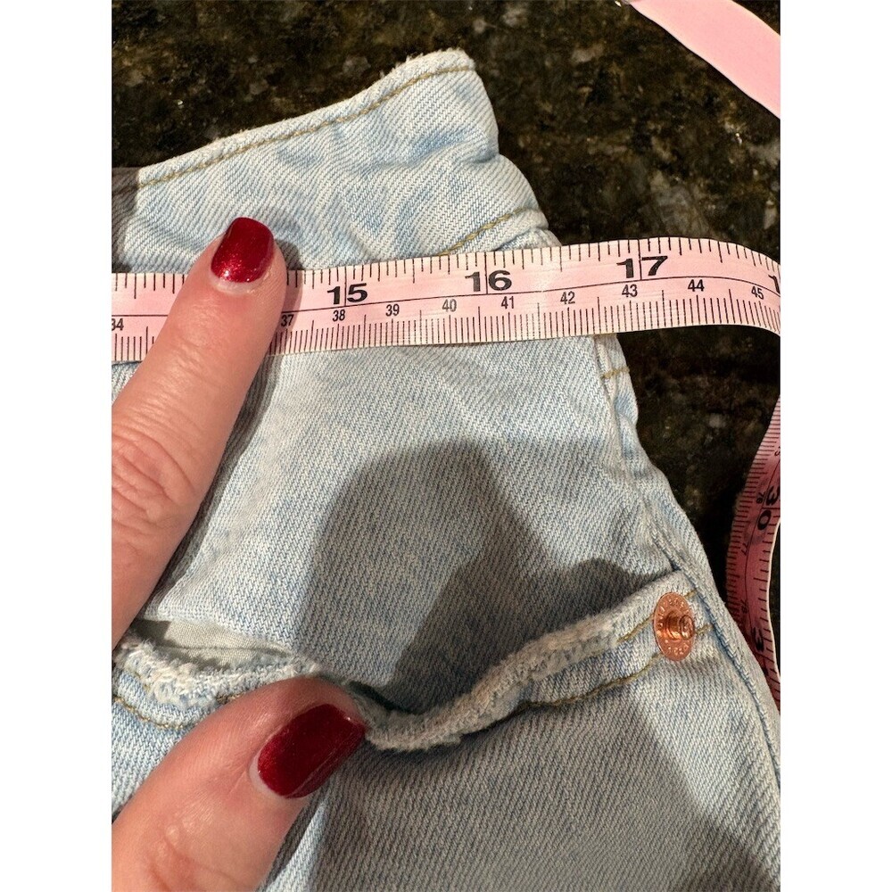 Universal Thread Denim Cut-Off Shorts Womens Size 12 Light Wash Distressed - Picture 7 of 11
